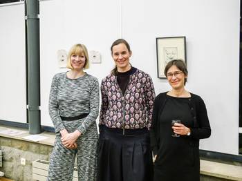 Foto von Simone KEsting zusammen mit Franziska Humphreys und Odile Kennell.